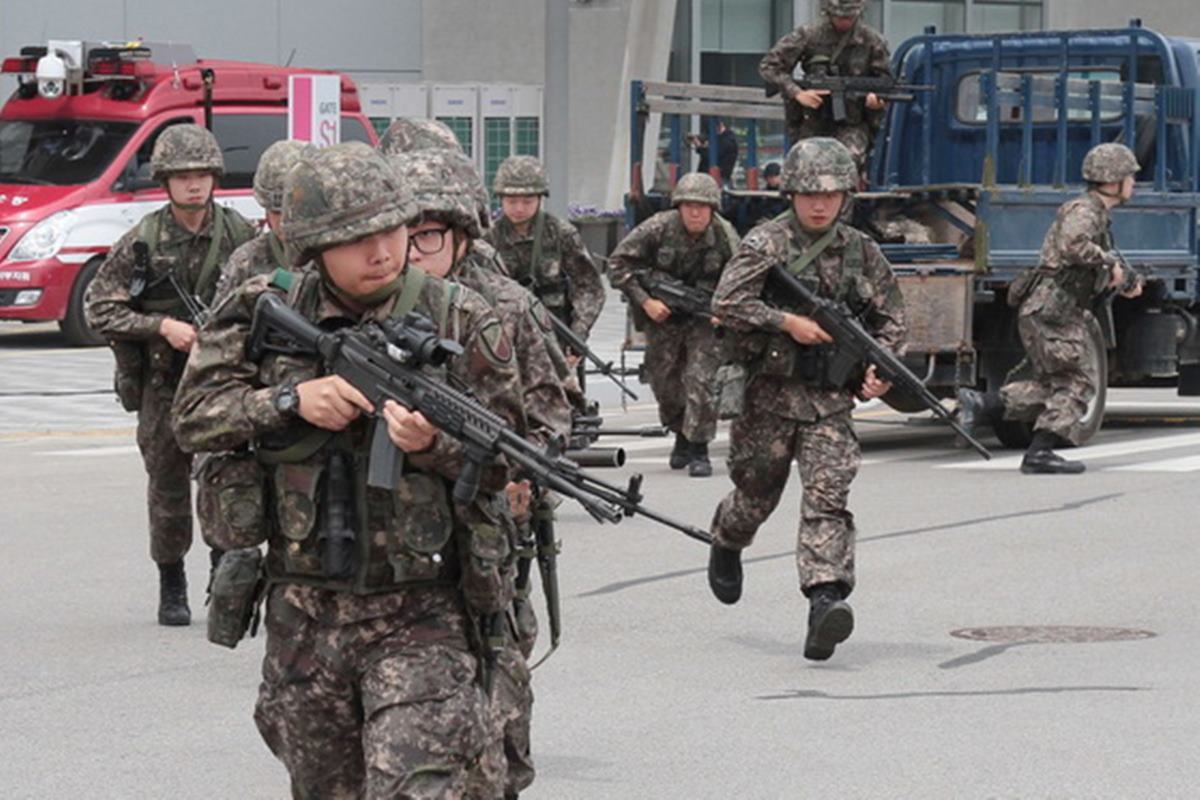 K2C1으로 훈련 중인 국군.jpg