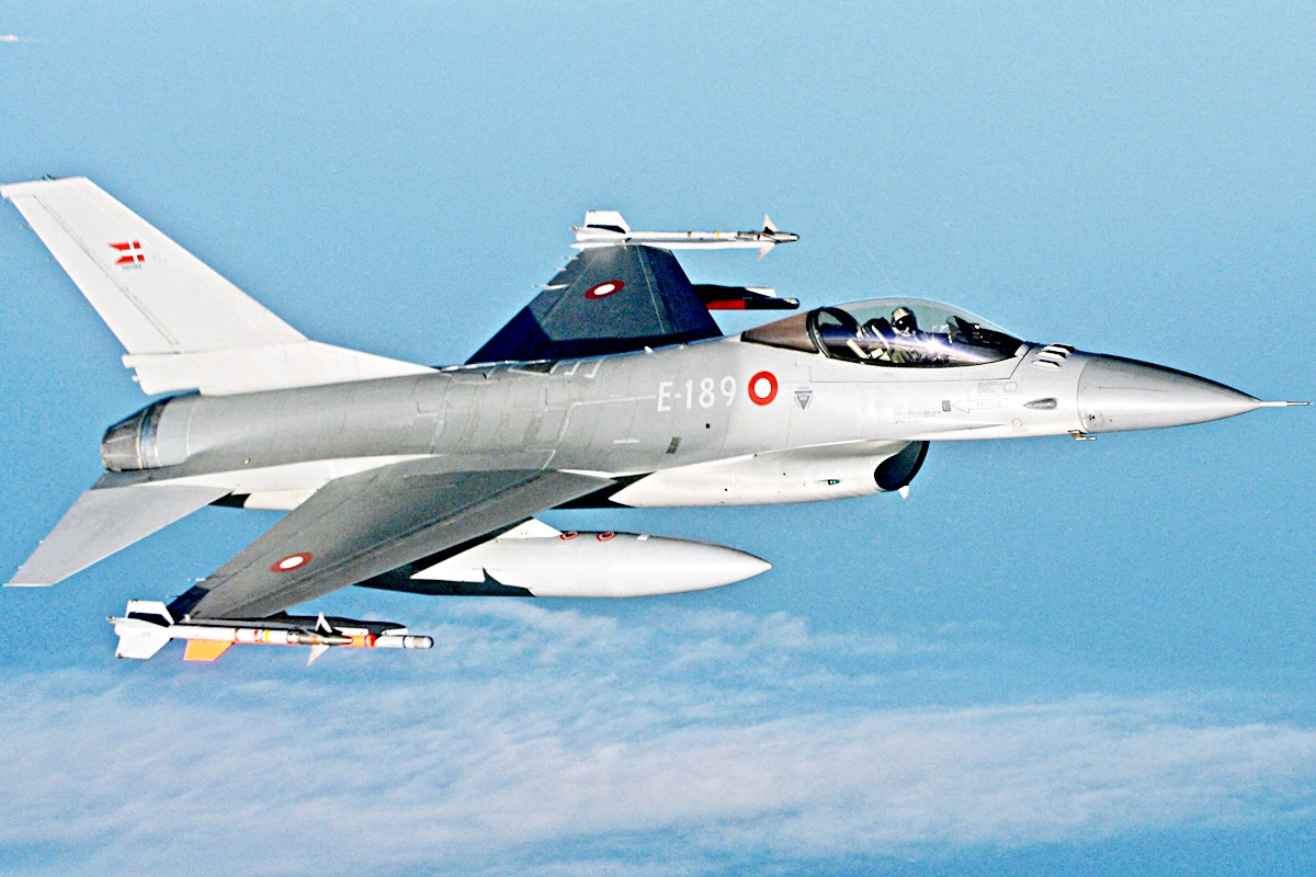 덴마크-F-16-6.jpg