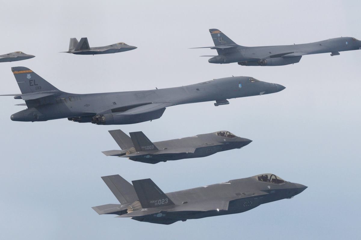 한미연합훈련에 참여한 미 공군 편대.jpg