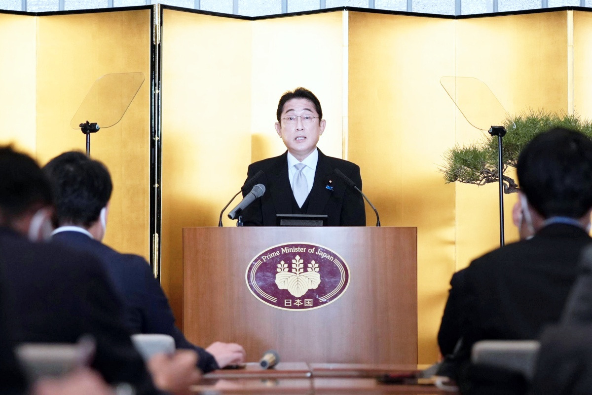 미사일 개발을 발표하는 일본 방위성 사진출처서울신문.jpg