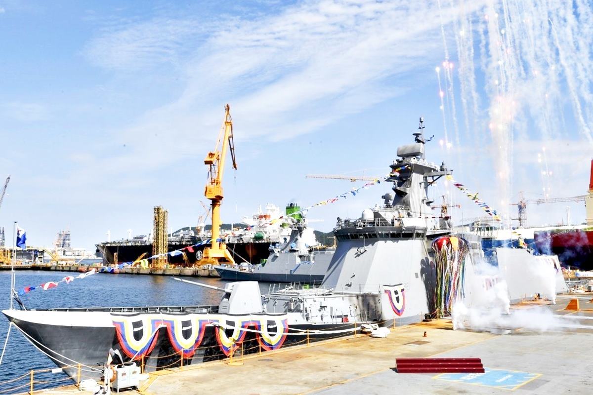 대우해양조선이 건조한 3,600톤 급 호위함 뉴스1.jpg