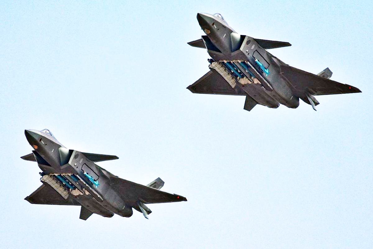 중국 인민해방군 공군 방위산업전략포럼.jpg