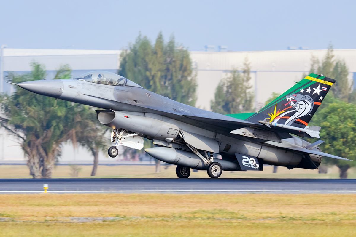 태국 왕립 공군의 F-16 사진 출처 = 'JetPhotos'.jpg