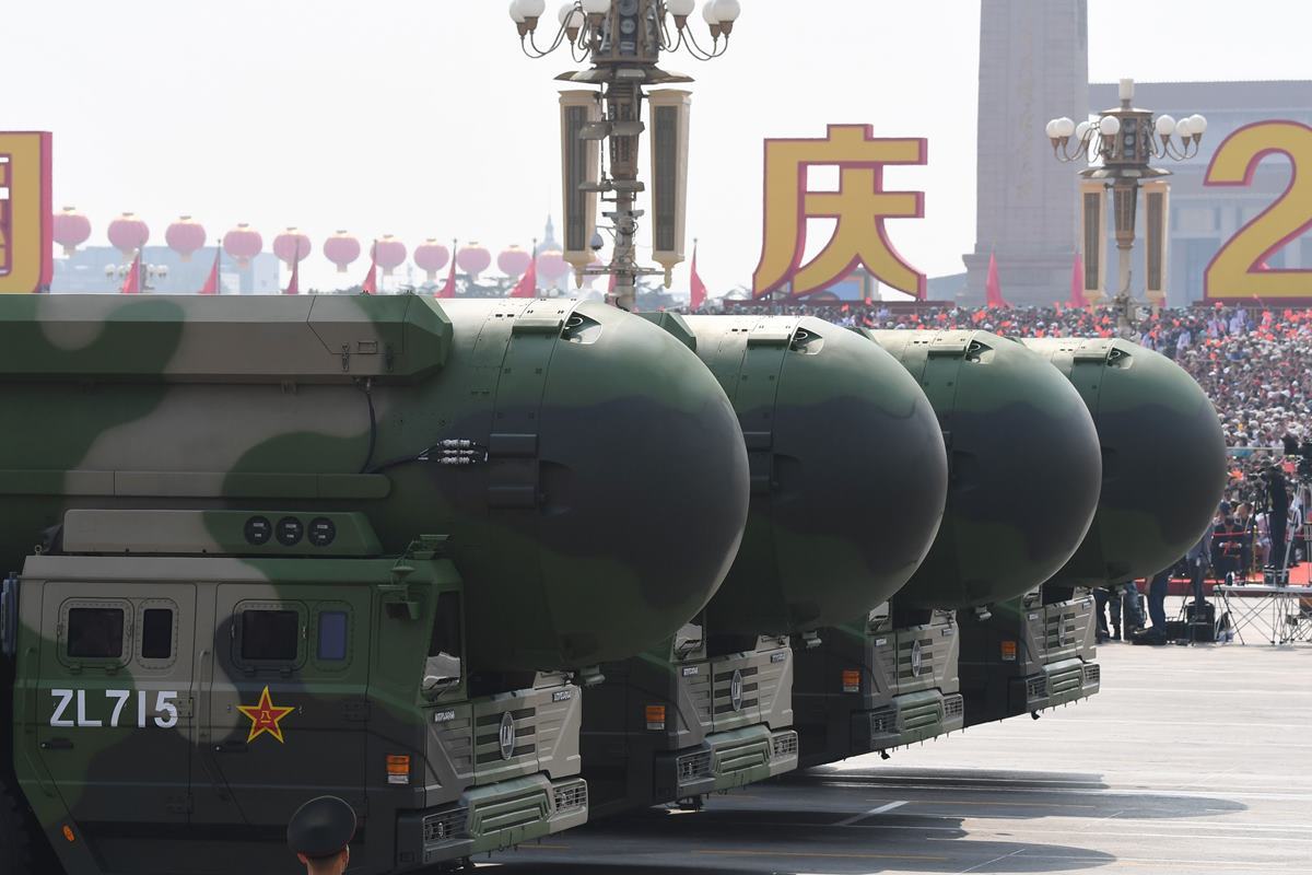 중국의 핵미사일인 DF-5B 사진 출처 = 'Defense News'.jpg