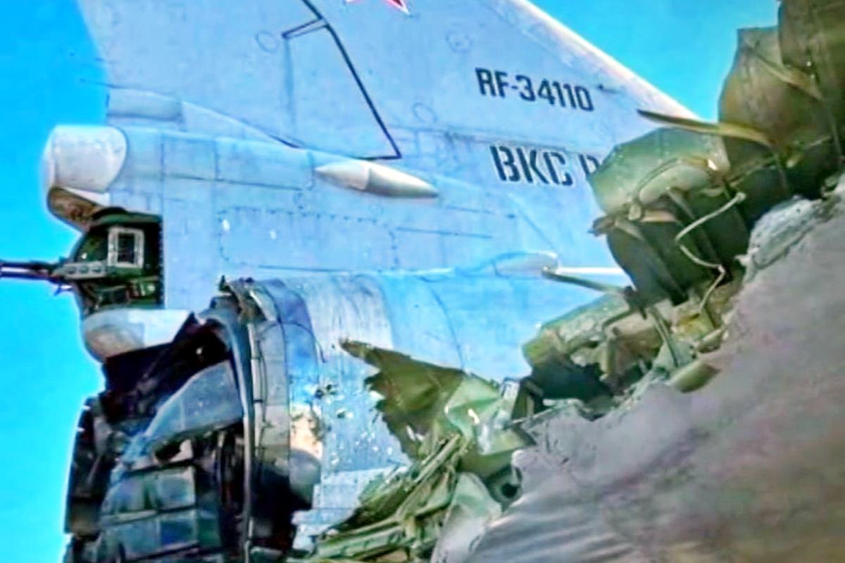 드론 공격으로 파괴된 러시아 전투기 abc News.jpg