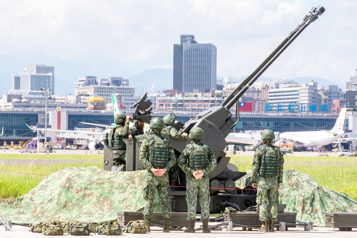 방공 훈련 중인 대만군 AI Arabiya.jpg