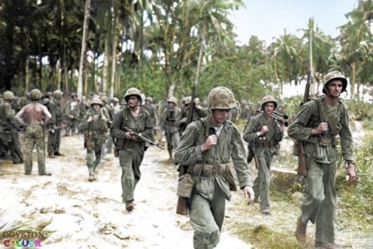 태평양 전쟁에 참가한 미해병 1사단.jpg