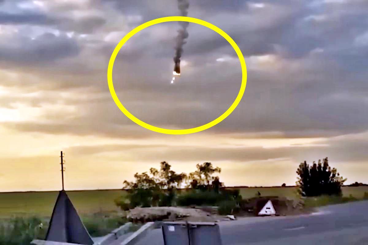 추락하는 러시아 전투기 더썬.jpg