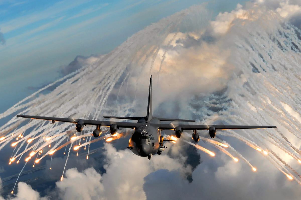 플레어를 터뜨리는 b-52.jpg