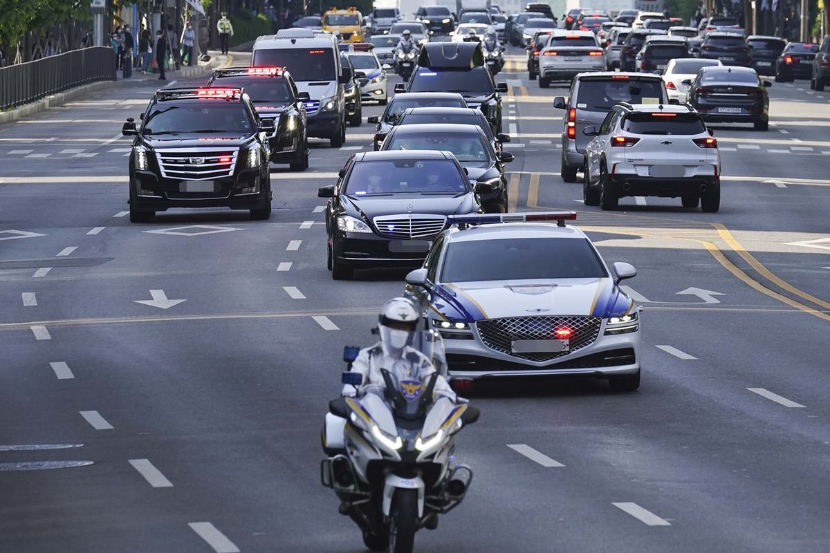 대통령 차량 행렬 경호.jpg