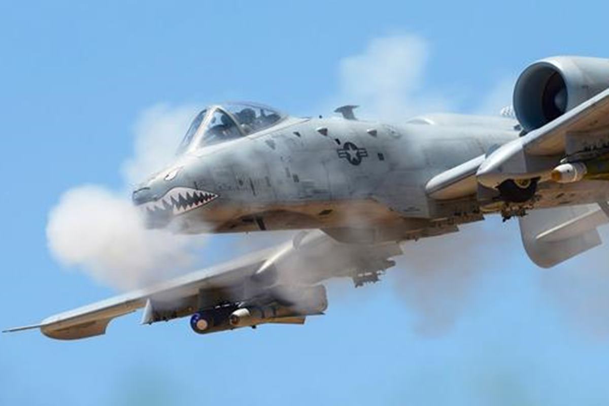 가스가 불출되는 GAU-8.jpg