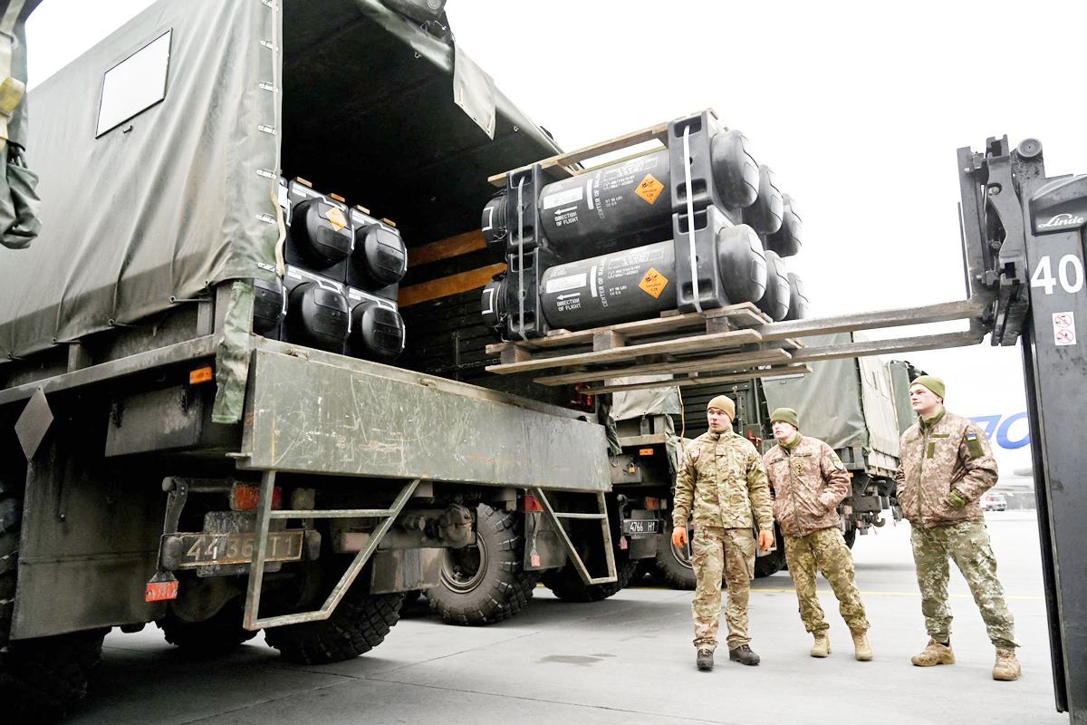 우크라이나로 보내진 미군의 무기.jpg
