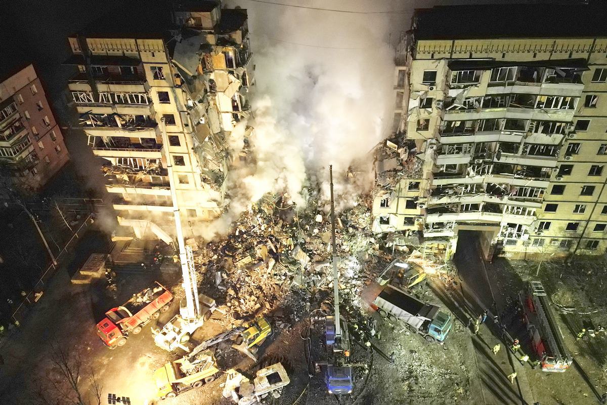 러시아의 미사일 공격을 받은 우크라이나 사진 출처 = 'CNN'.jpg