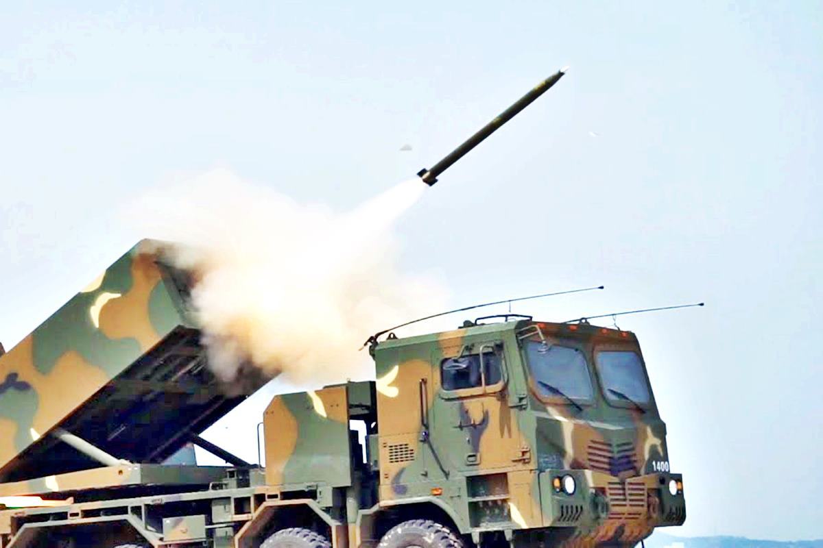 로켓을 쑈는 천무.jpg