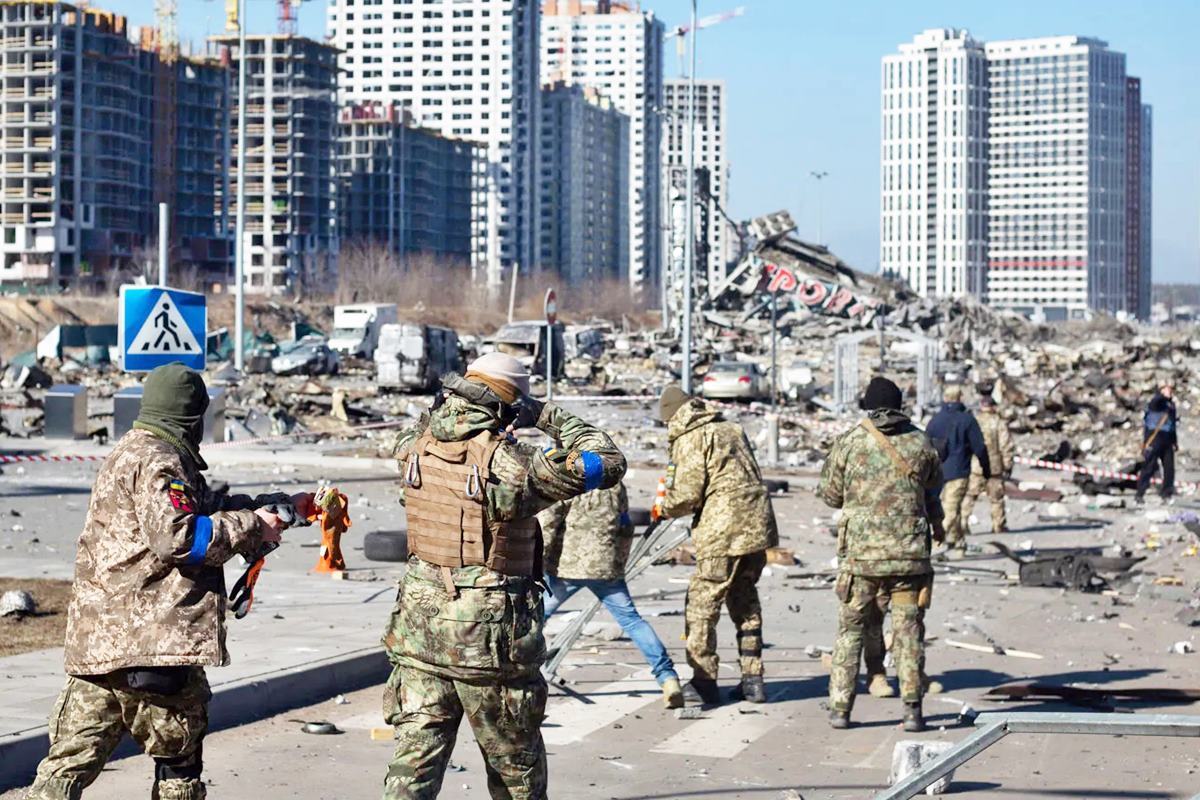 시가전을 벌이고 있는 우크라이나 군 브리타니카 사전.jpg