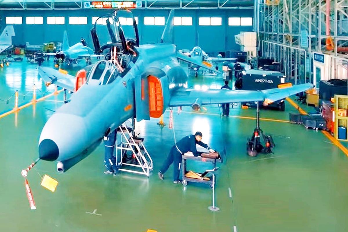 F-4E 전투기 노후.jpg