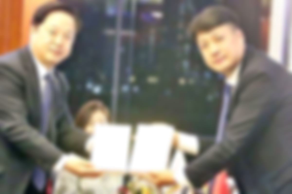 일부 친중 의원들이 해당 식당을 방문, 친중 행보를 보이기도 했다.jpg