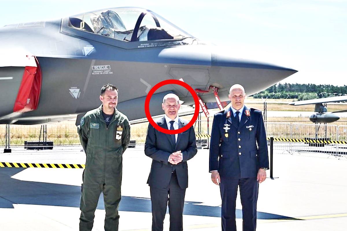 총리와 F-35 Aviation International News.jpg