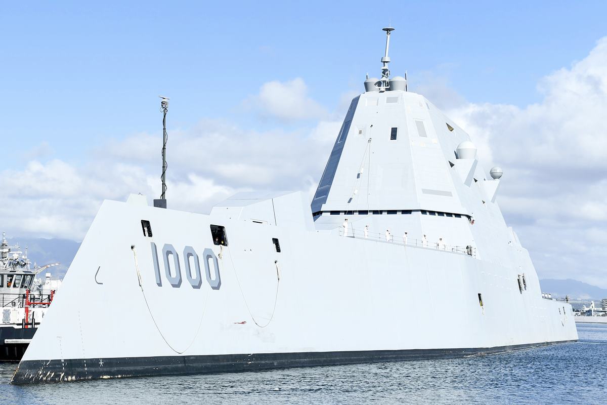 줌왈트급 구축함 사진 출처 = '미 해군'.jpg