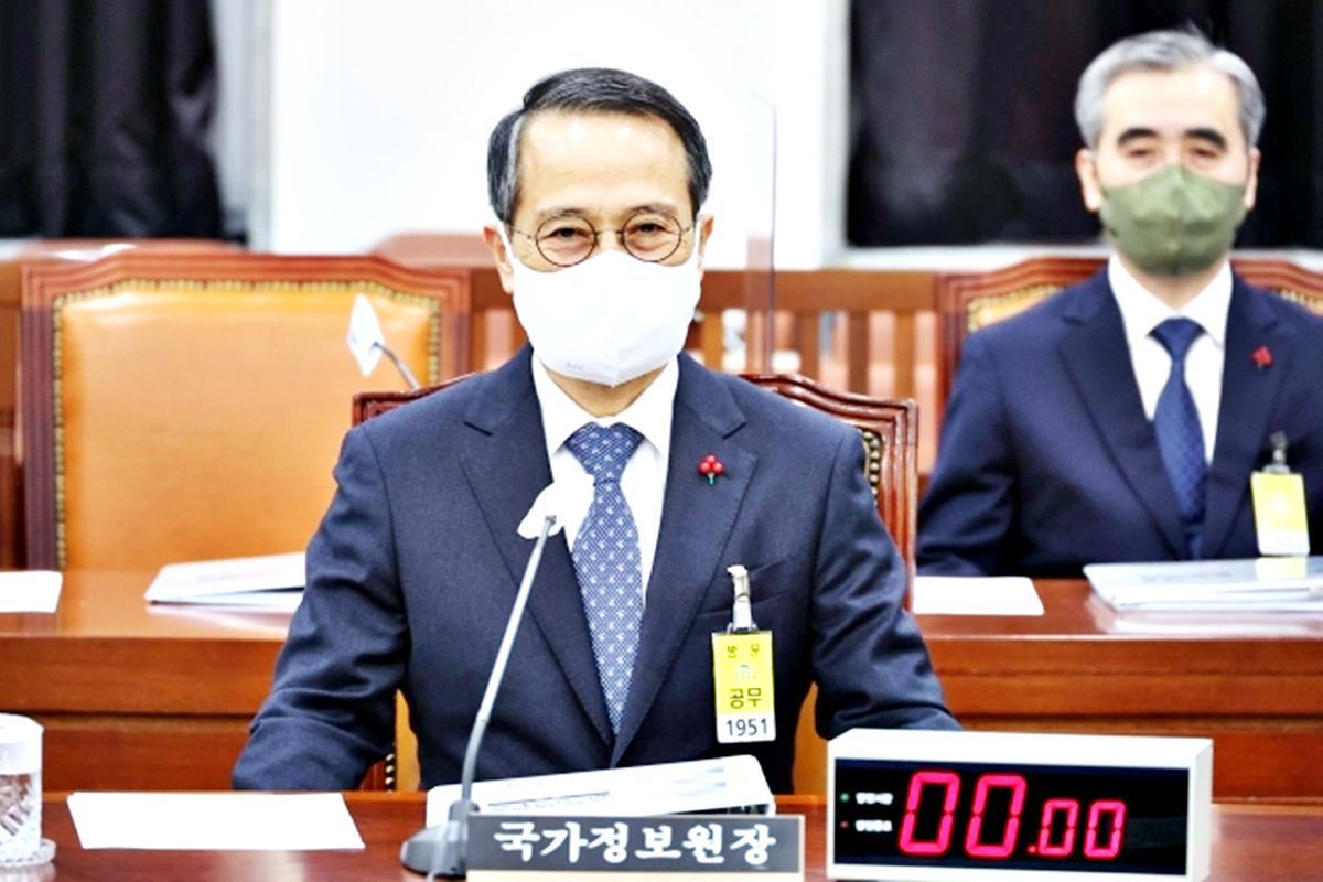 이번 이슈에 대한 회의에 참석한 김규현 국정원장 뉴스1.jpg