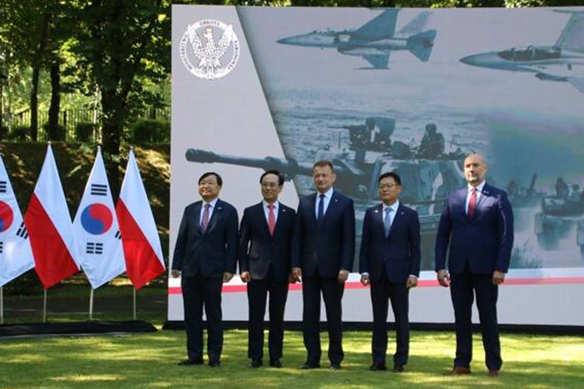국방부-한국-폴란드-정부-기본계약-채결.jpg