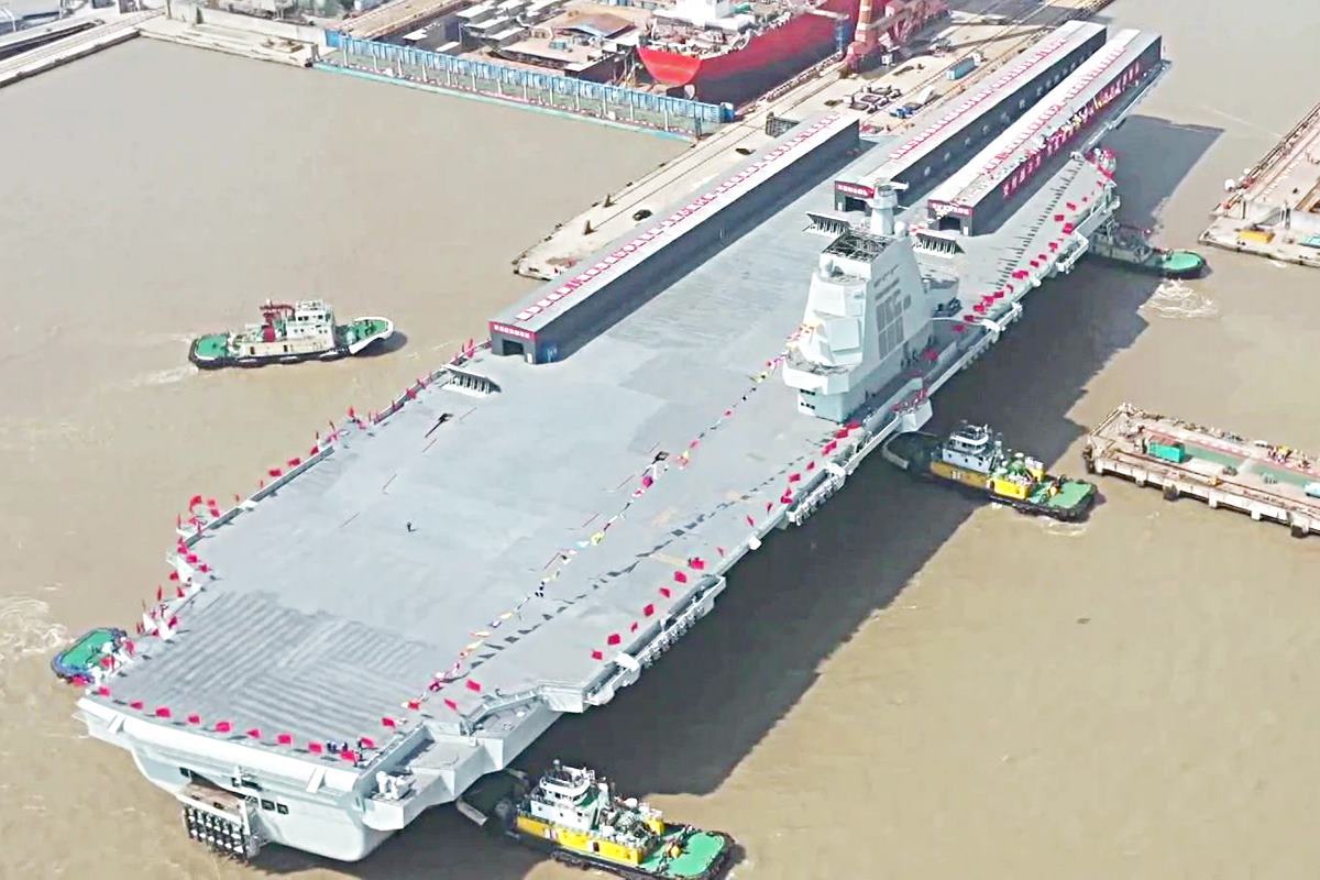 테스트를 위해 항만을 떠나는 푸젠함 사진 출처 = 'Frontier India'.jpg