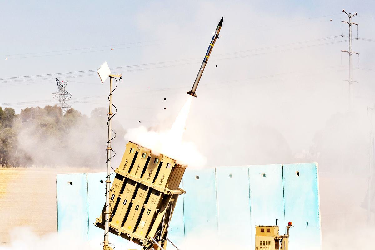 이스라엘 다비드 슬링 중장거리 지대공 미사일 위키피디아 (2).jpg