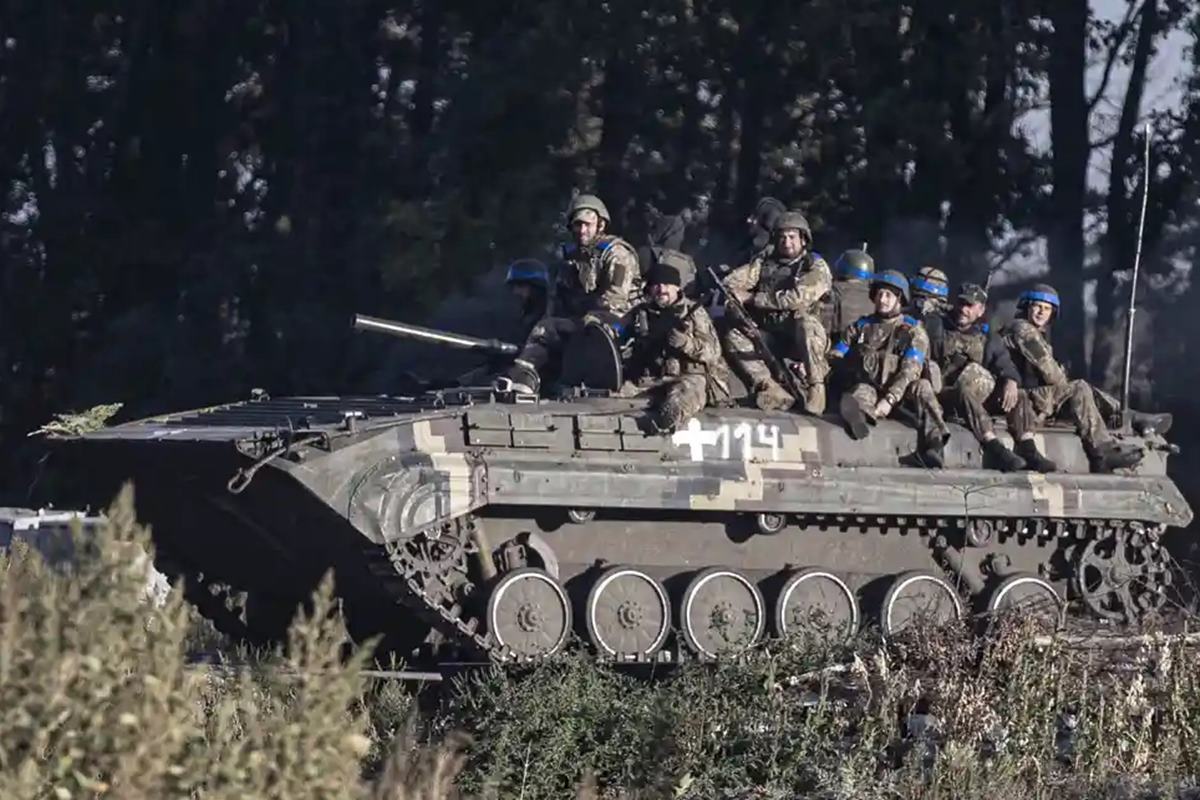 진격하는 우크라이나 군.jpg