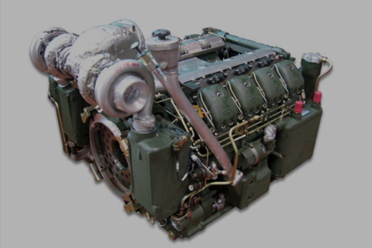 기존 독일제 MTU 엔진.jpg