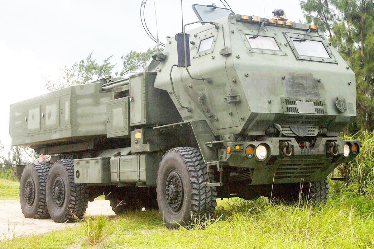 우크라이나의 하이마스 발사 차량.jpg