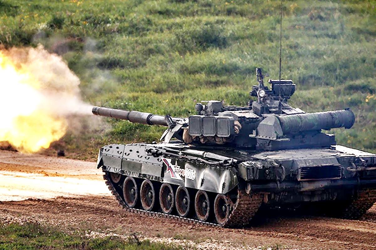 포를 쏘고 있는 T-14 탱크.jpg