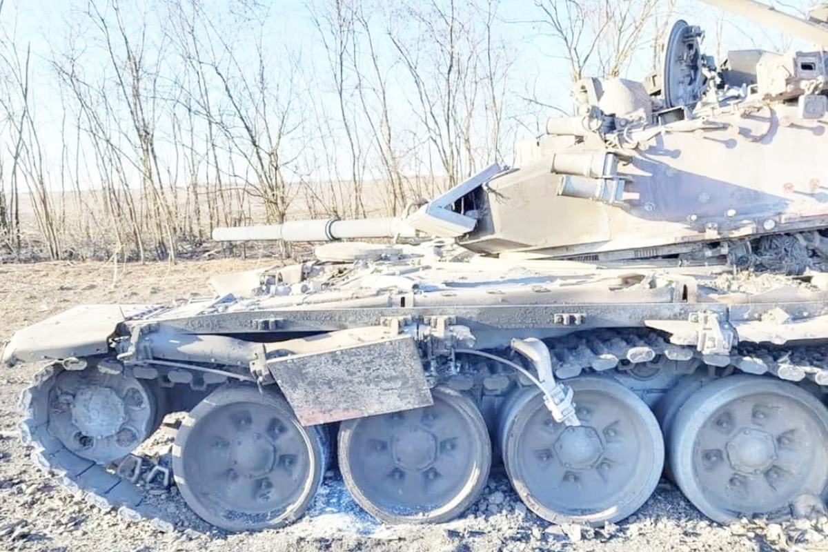 파괴된 T-90A 전차.jpg