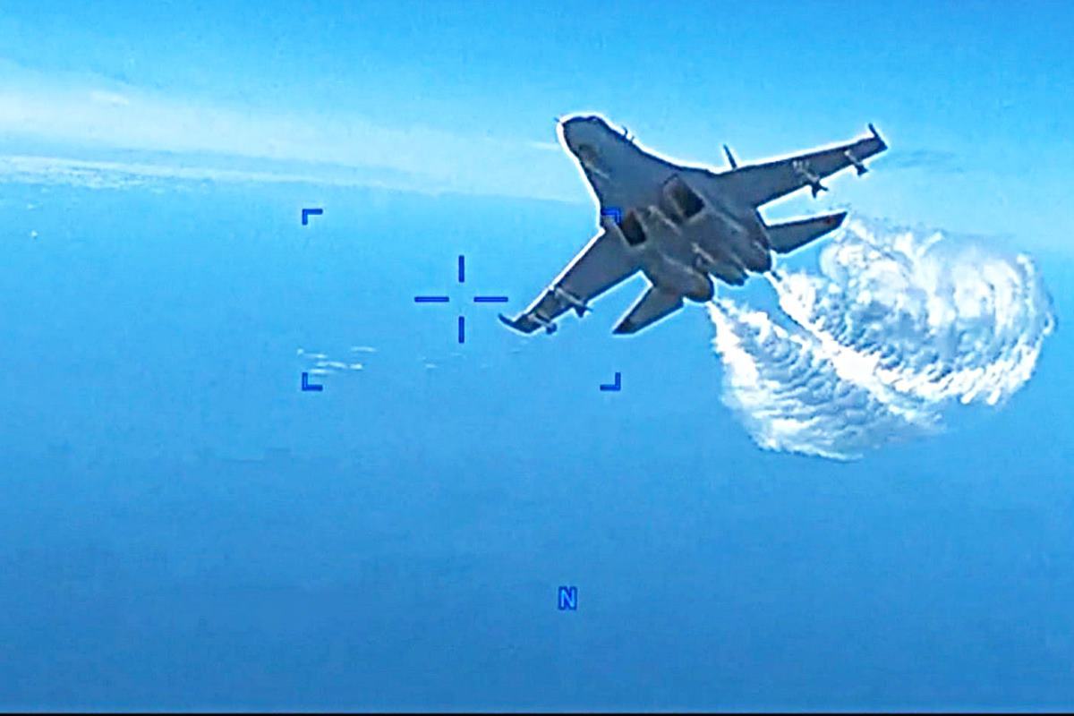 미국 드론을 공격하는 러시아 전투기 사진 출처 = 'CNN'.jpg