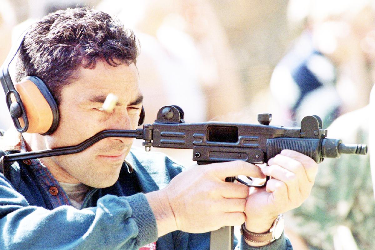 우지기관총을 사용하는 이스라엘군 The National Interest.jpg