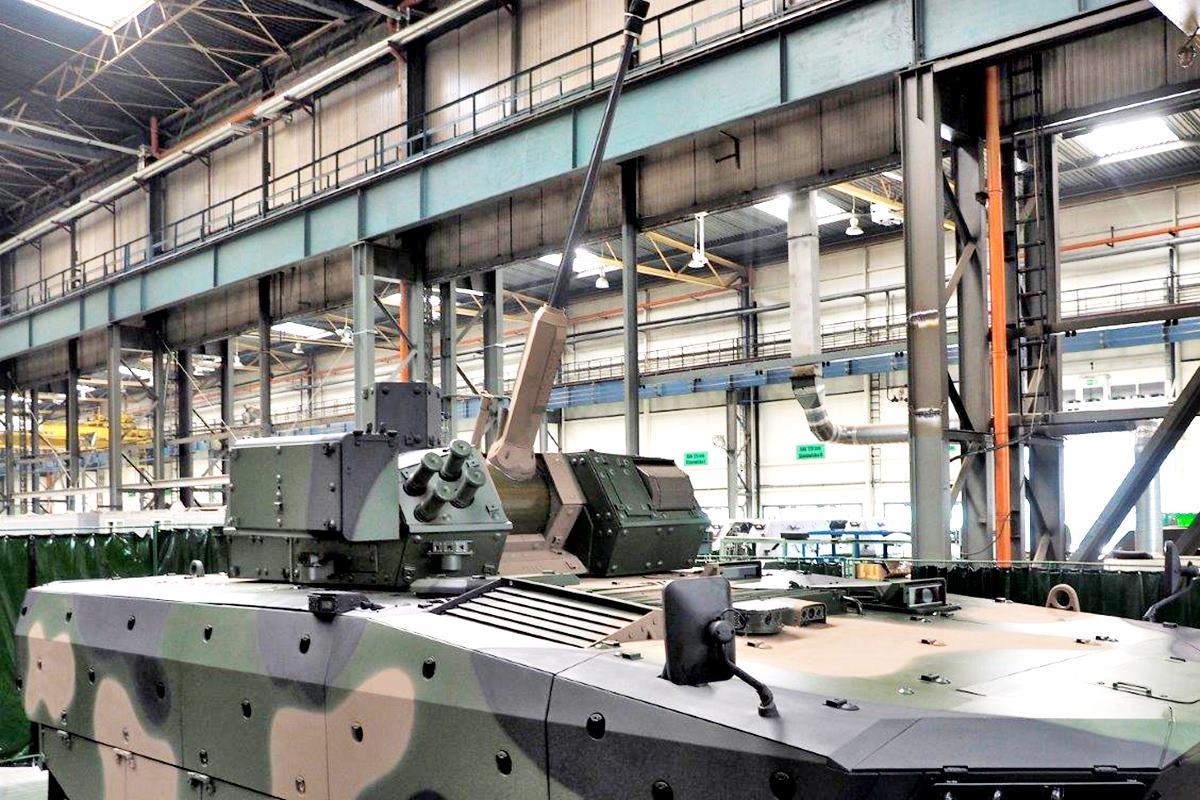 공장에서 생산 중인 보르숙 장갑차 Bmashine (2).jpg