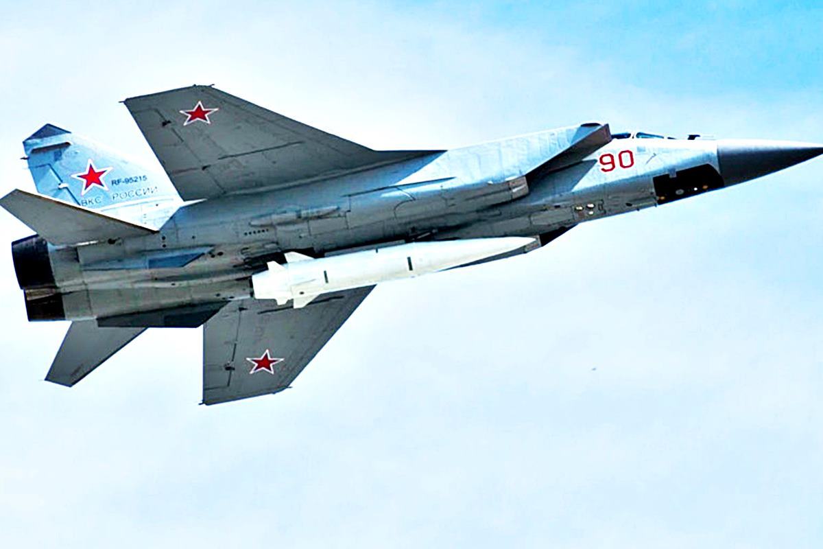 러시아의 극초음속미사일 킨잘 VOA.jpg