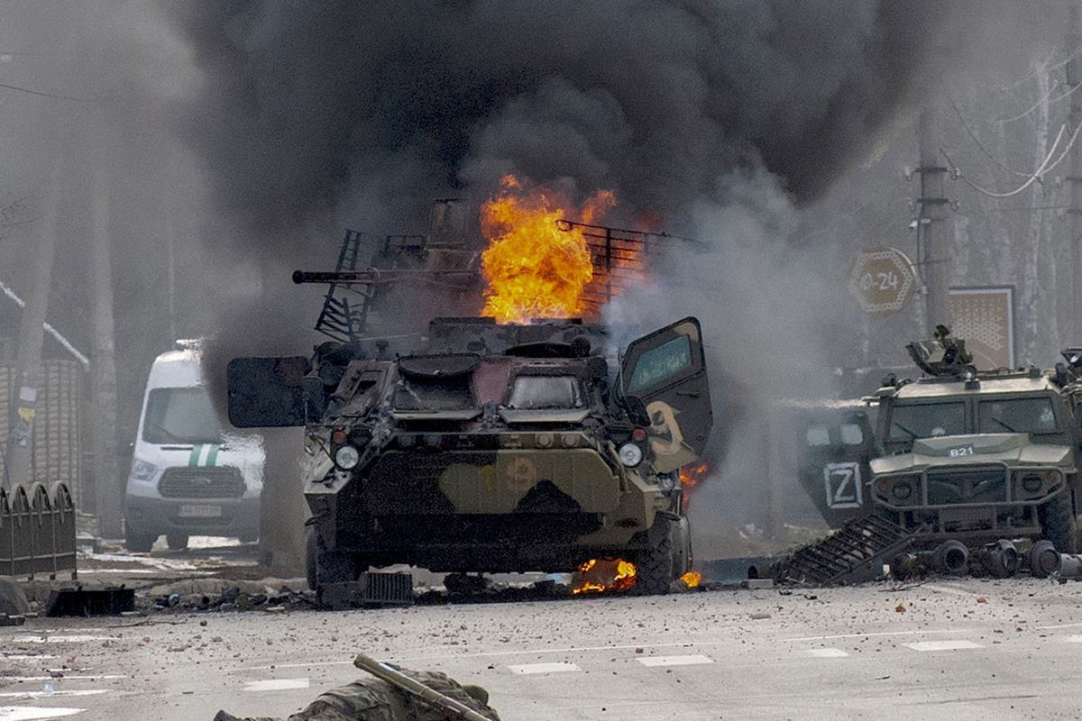 불타는 러시아제 장갑차.jpg