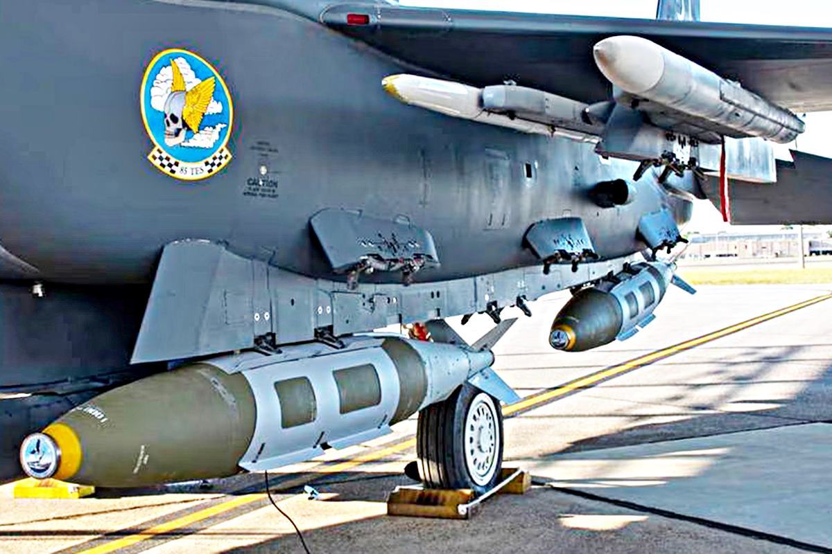 썸네일 Defense News.jpg