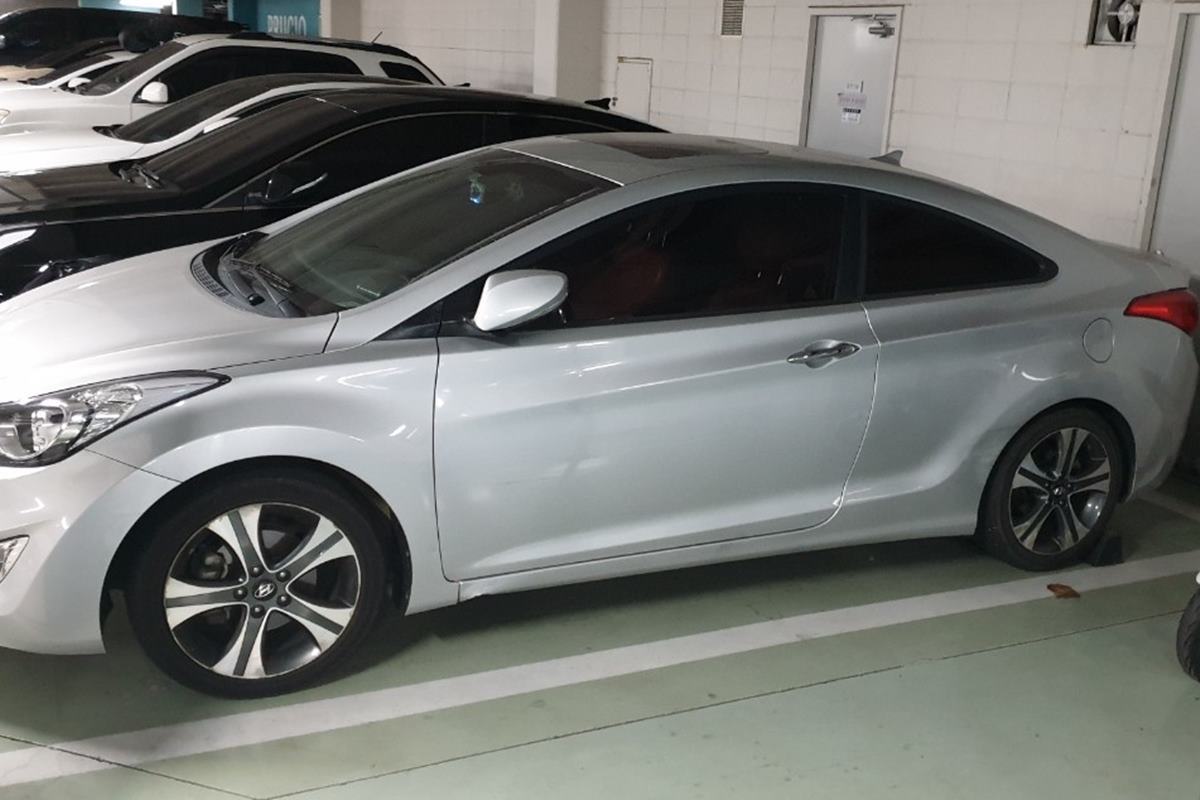 아반떼 쿠페 측면 화성II누룽지.jpg