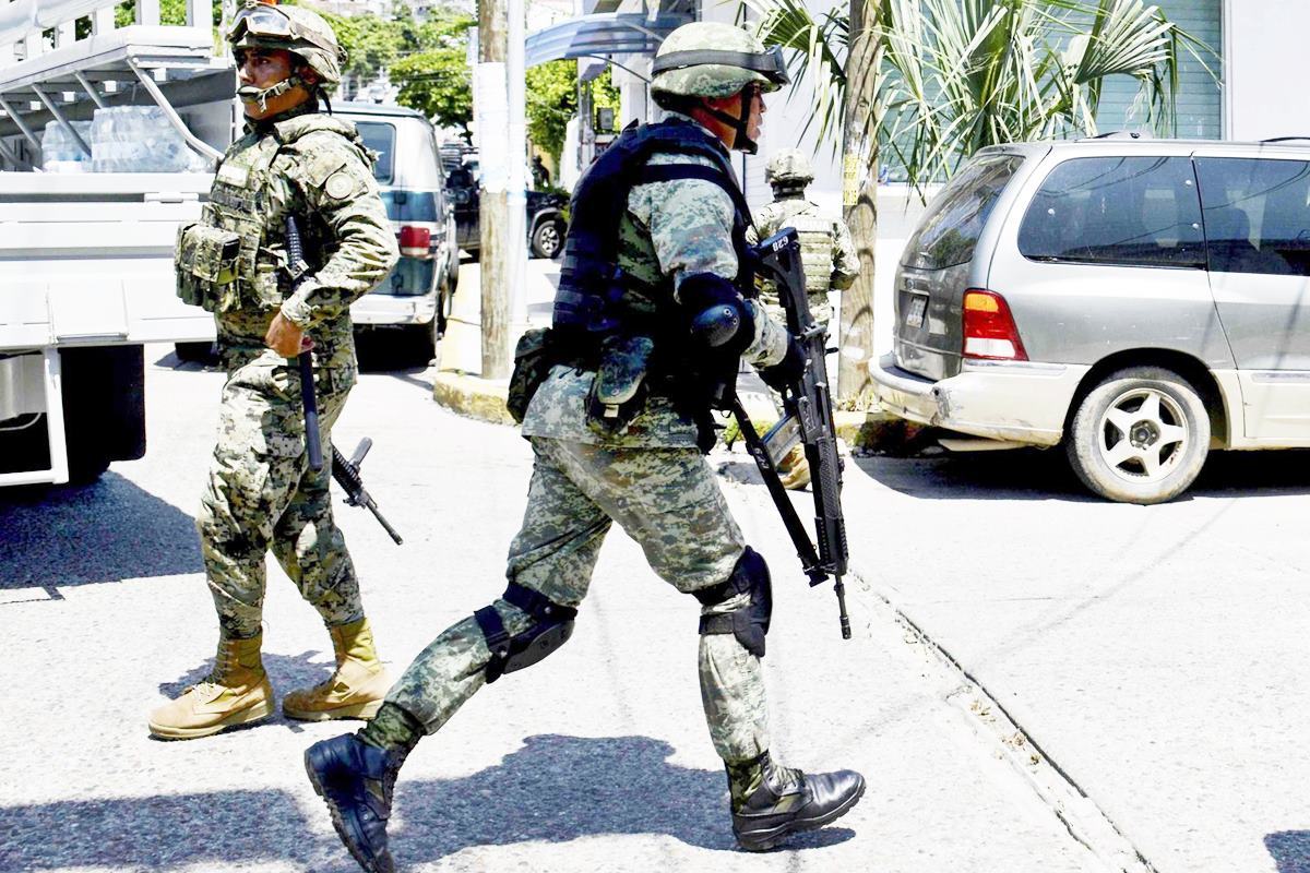군인 수준으로 무장한 멕시코 경찰들 뉴욕 타임즈.jpg