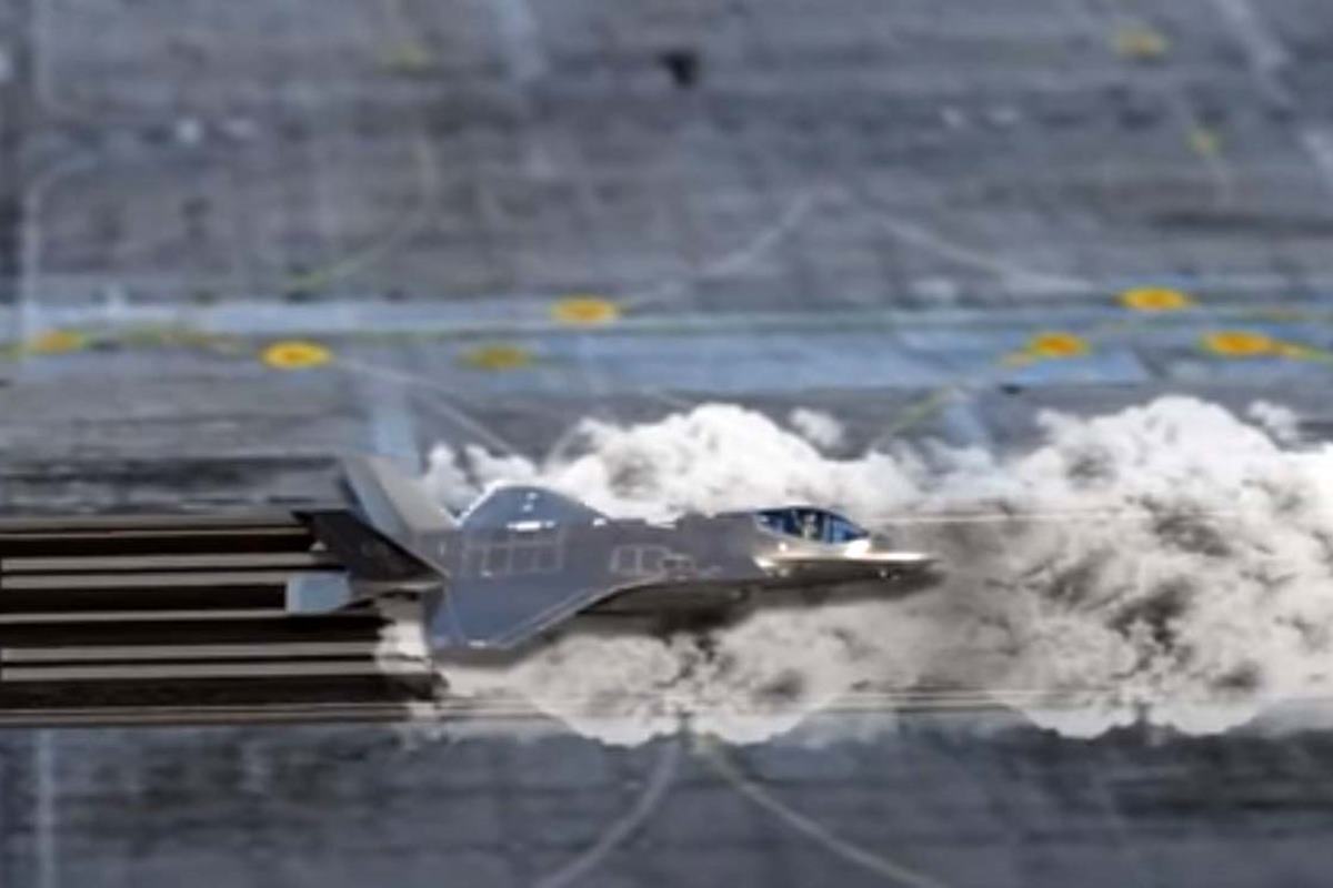 방위산업전략포럼 동체착륙 재현.jpg