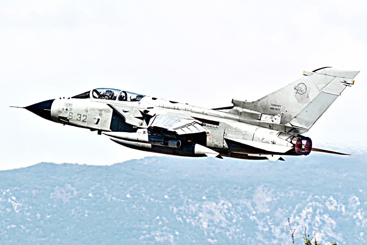 이탈리아 공군의 파나비아 토네이도 Airplane-Picture.jpg