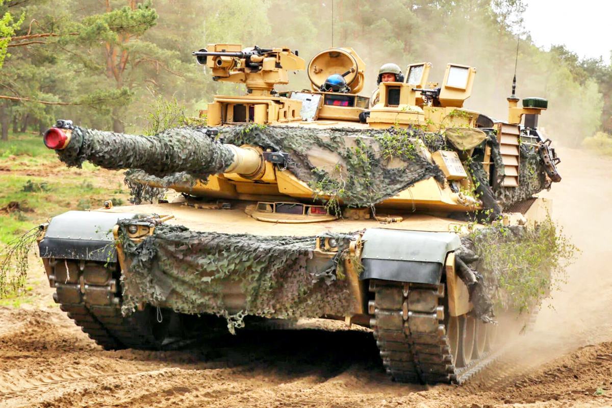 폴란드에서 운용하는 에이브럼스 전차 The Drive.jpg