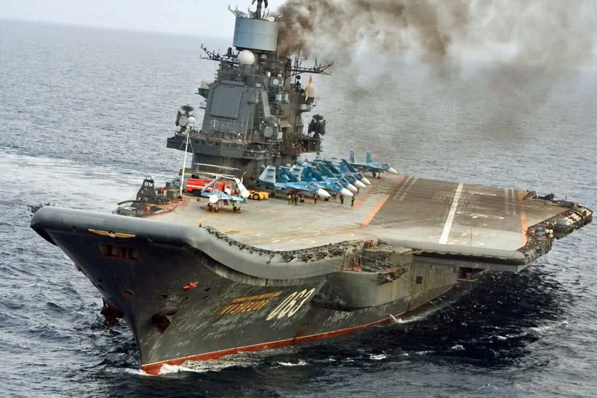 러시아 쿠조네초프급 항공모함 이글루.jpg