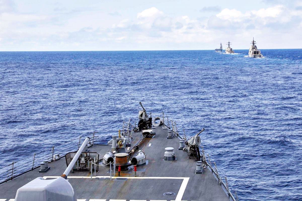 대만에 투입된 미해군 군함 헤럴드경제.jpg