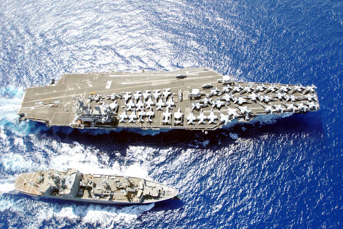 니미츠급 항모인 USS 로널드 레이건 호.jpg