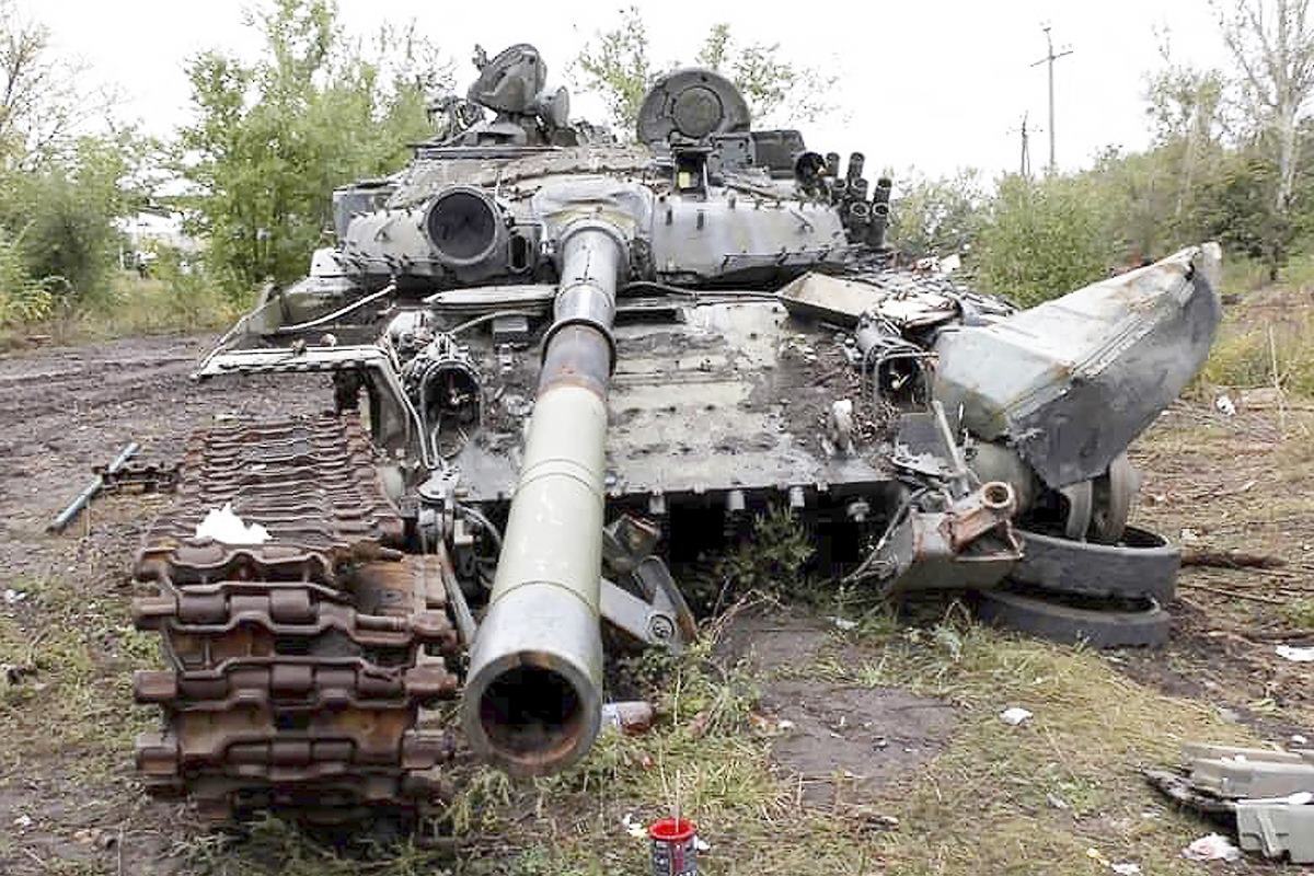 JDAM으로 격파한 러시아 전차 Air Force Magazine.jpg