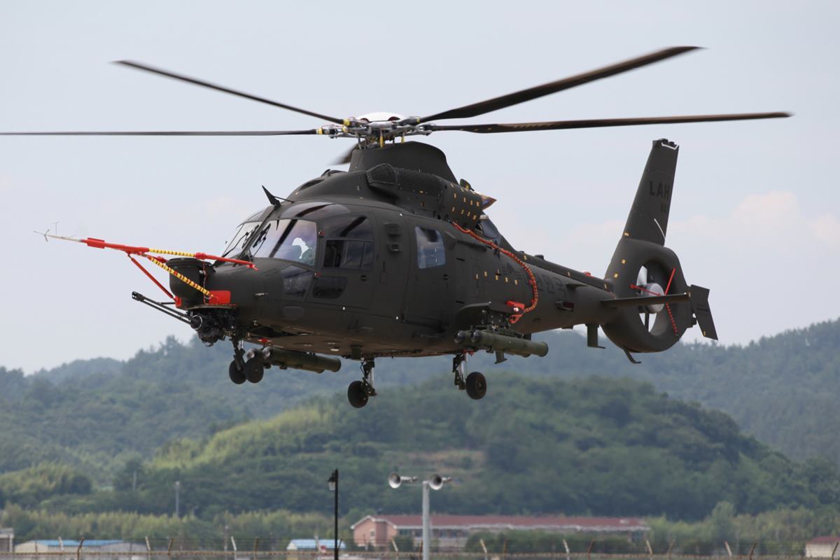 LAH 초도비행.jpg