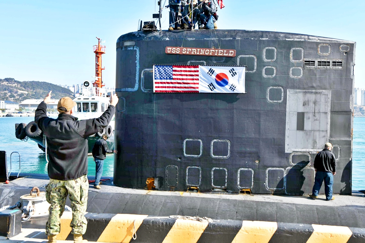 2-2 주한 미 해군.jpg