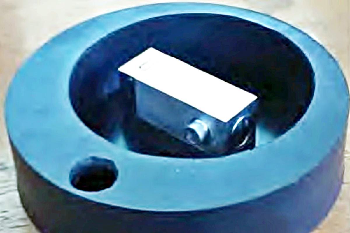 중국이 개발한 안티 소나 타일 장치 베이징 공대.jpg